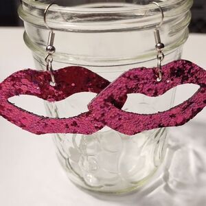 ‎Lips dangle earrings teardrop New d71